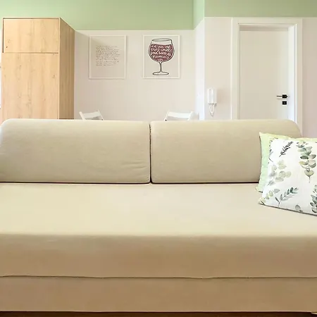 Home By The Sea - Golem Apartment *