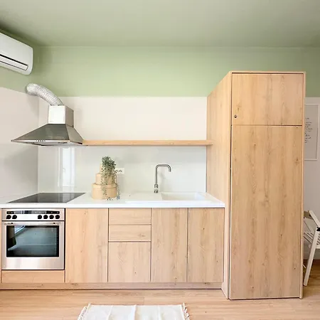 Apartment Home By The Sea - Golem *