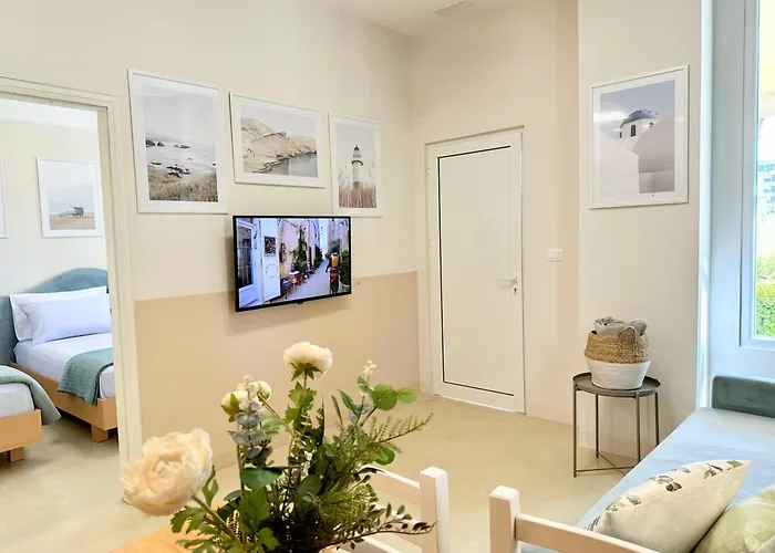 Appartement Smart Budget Edition - Cozy Golem (Tirana)